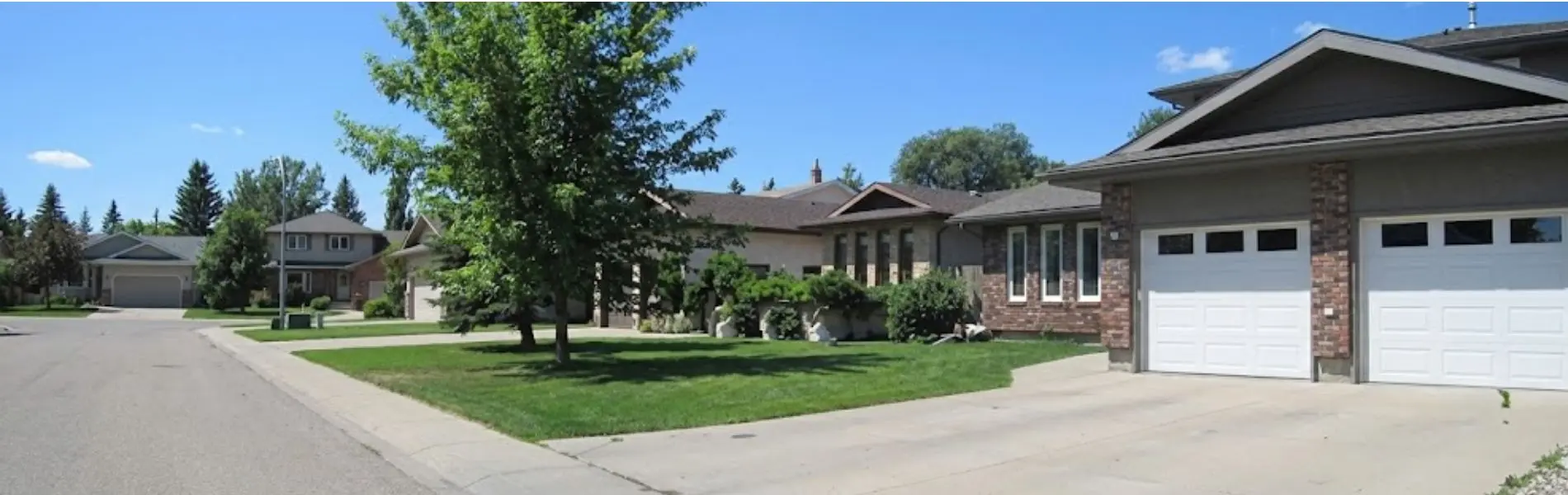 Executive family homes near Gardiner Park in the Gardiner Heights neighbourhood of East Regina